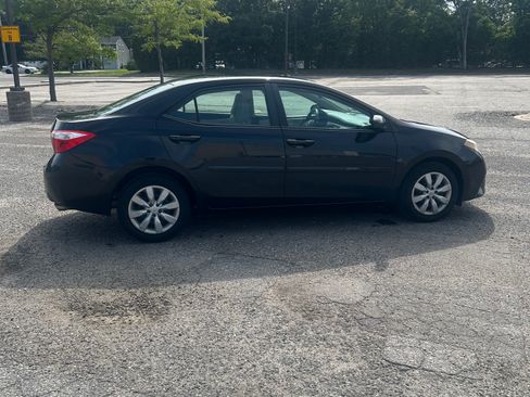 Used 2016 Toyota Corolla LE w/ Body Protection Package #1 FWD image 8