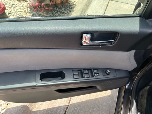 Used 2010 Nissan Sentra 2.0 S w/ Convenience Pkg FWD image 12