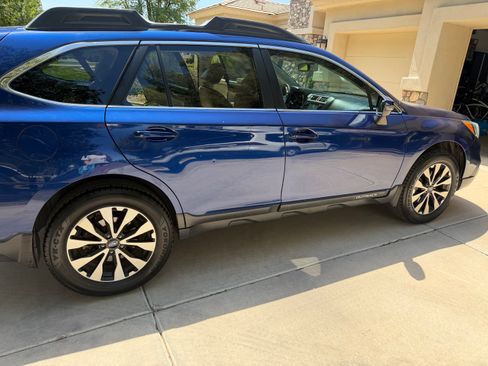 Used 2016 Subaru Outback 2.5i Limited AWD/4WD image 2