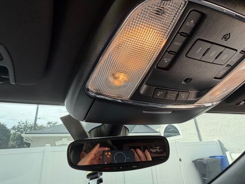 Used 2020 Jeep Grand Cherokee Limited w/ Luxury Group II RWD image 15