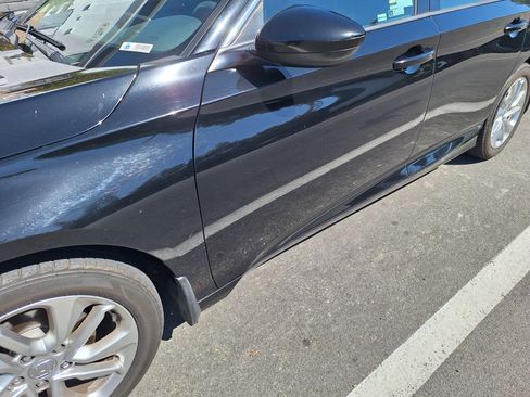 Used 2018 Honda Accord LX image 11