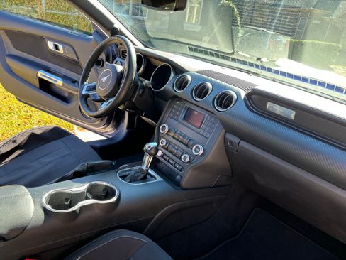 Used 2019 Ford Mustang Coupe image 6