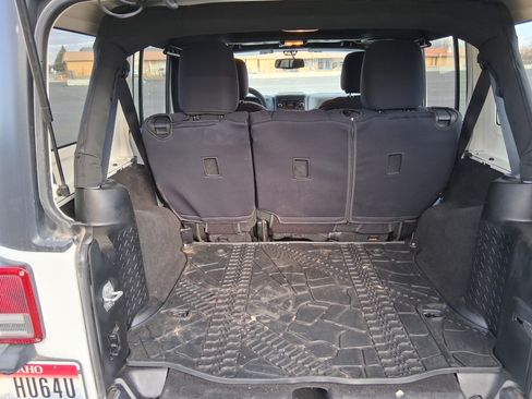 Used 2018 Jeep Wrangler Unlimited Sport S image 15