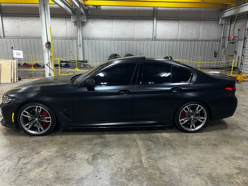 Used 2023 BMW M550i xDrive w/ Dynamic Handling Package AWD/4WD image 2