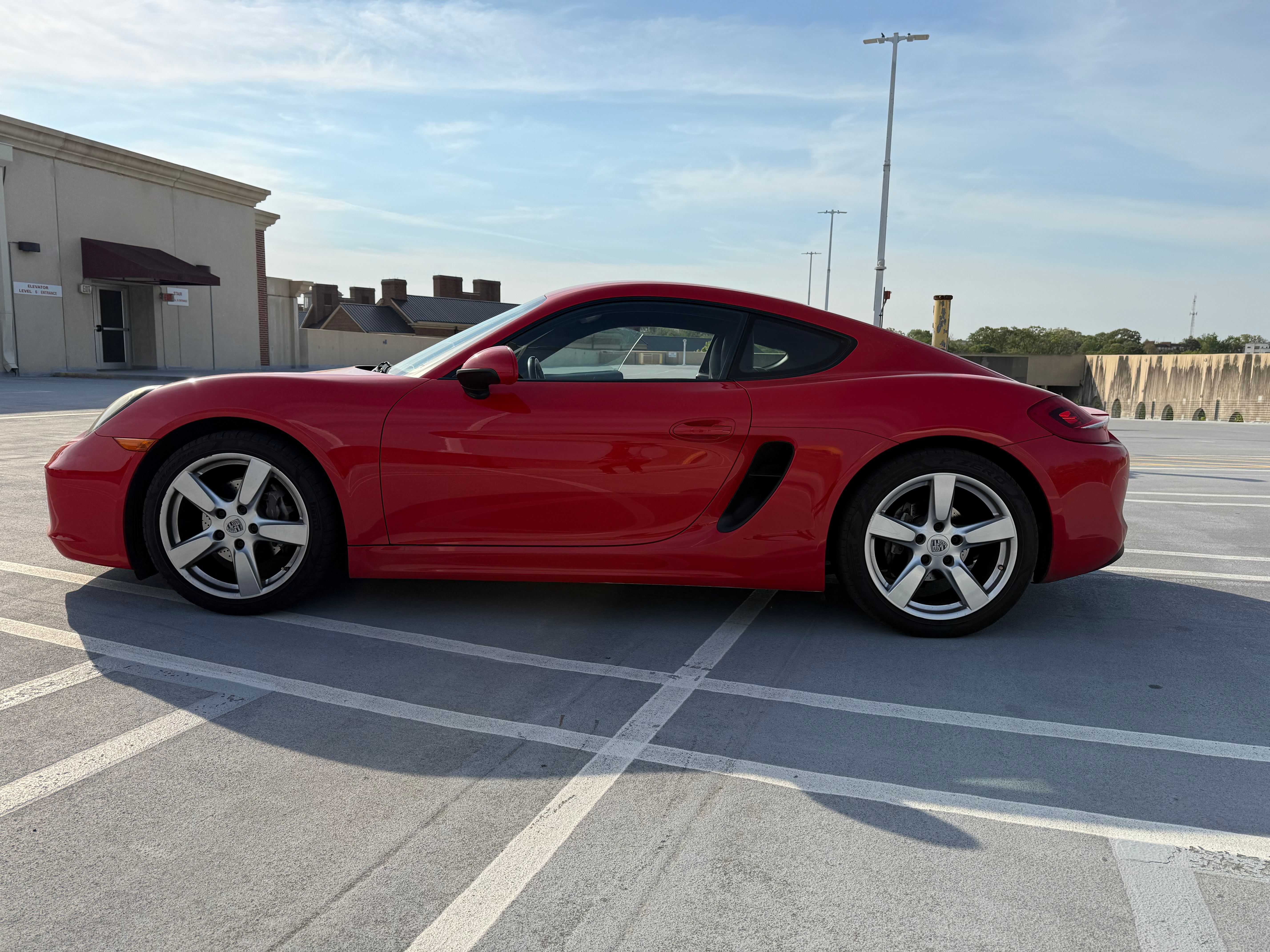 Used 2014 Porsche Cayman RWD image 2