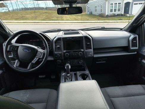 Used 2020 Ford F150 XLT w/ Equipment Group 302A Luxury image 11