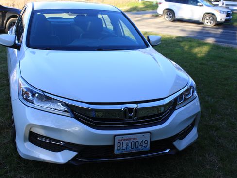 Used 2017 Honda Accord Sport Special Edition image 15