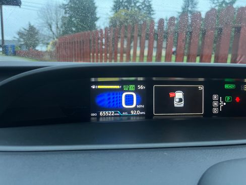 Used 2018 Toyota Prius Prime Premium image 15