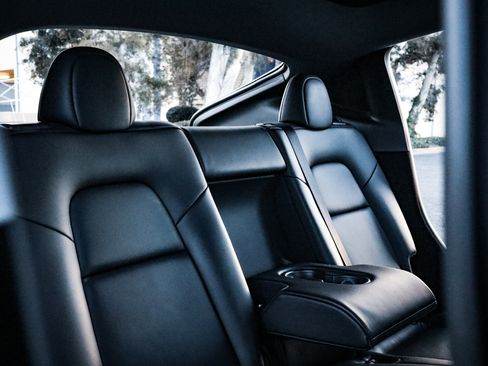 Used 2023 Tesla Model Y AWD image 20