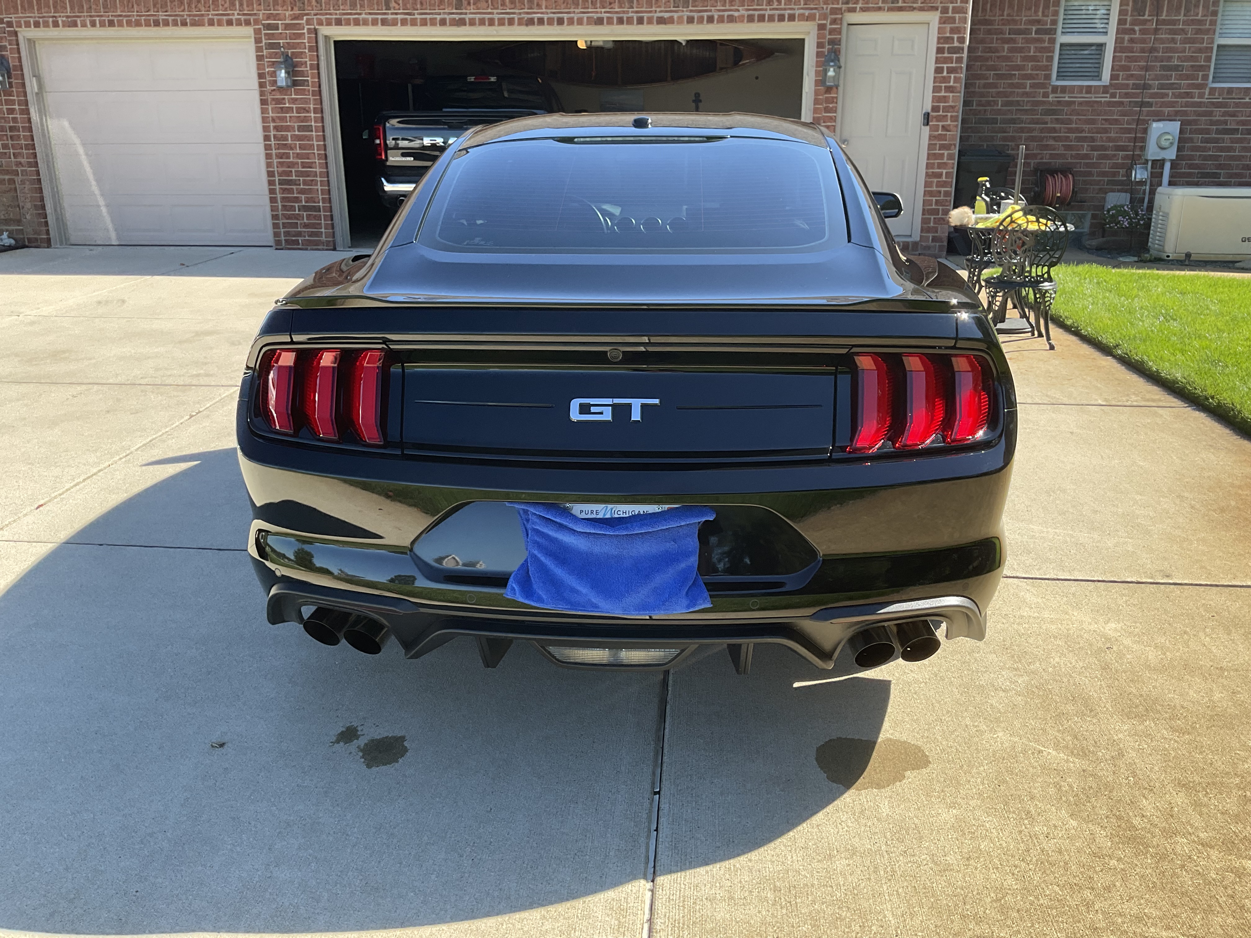 Used 2019 Ford Mustang GT Premium w/ Equipment Group 401A RWD image 4