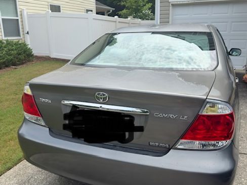 Used 2006 Toyota Camry LE FWD image 2