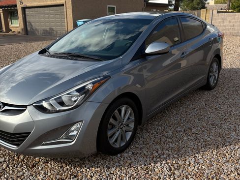Used 2015 Hyundai Elantra SE w/ Option Group 02 image 2