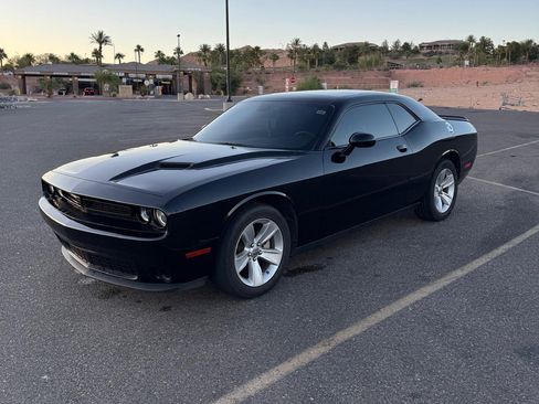 Used 2023 Dodge Challenger SXT RWD image 1