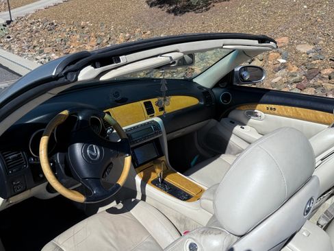Used 2002 Lexus SC 430 Convertible image 6