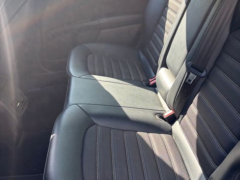 Used 2017 Ford Fusion SE w/ Equipment Group 201A FWD image 9