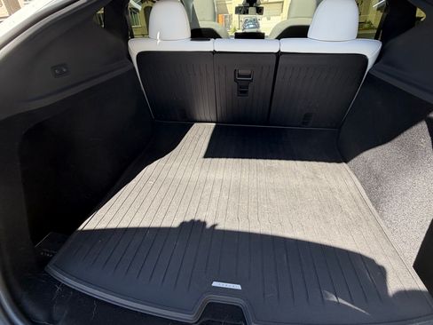 Used 2026 Tesla Model Y AWD image 16