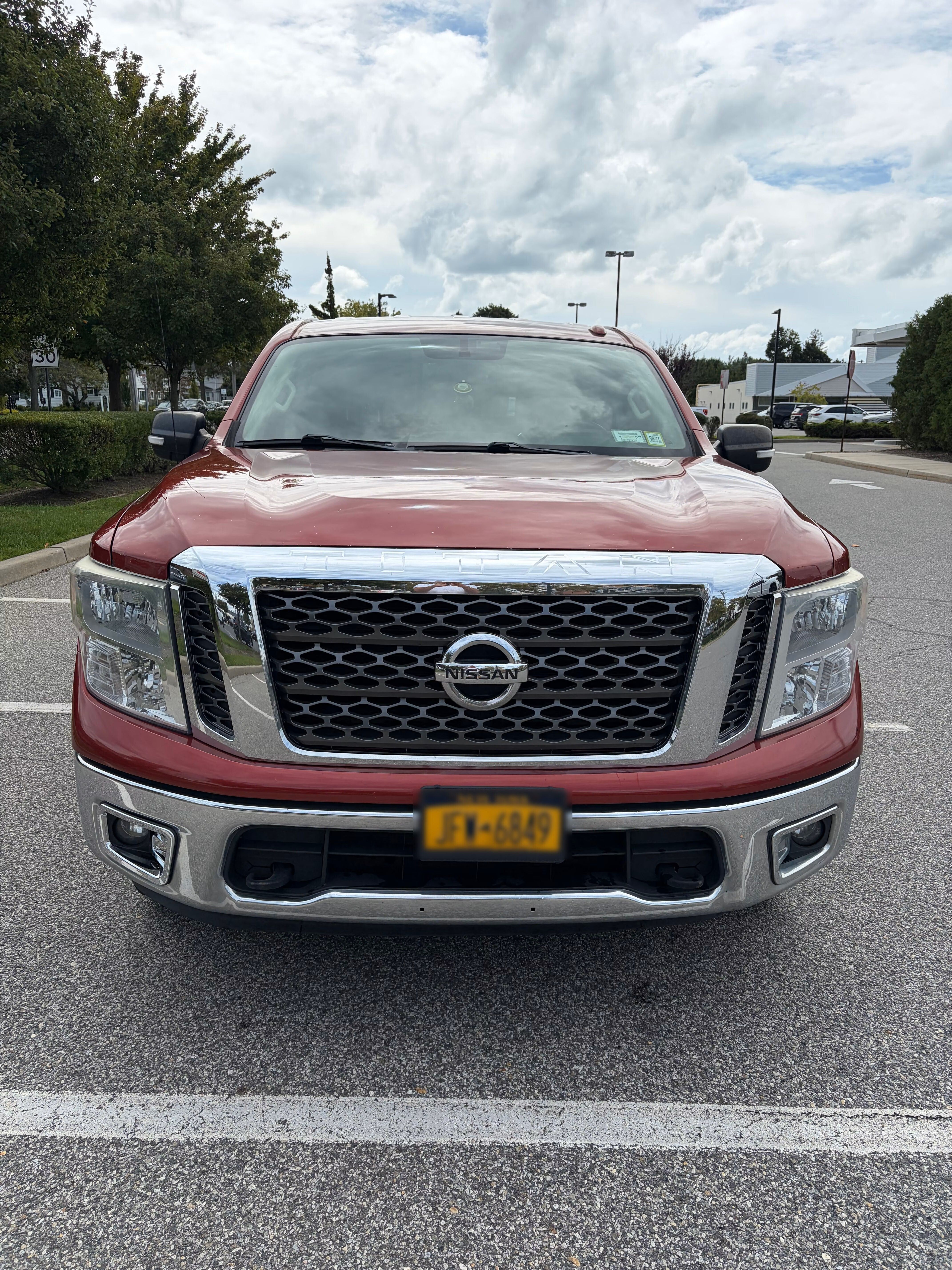 Used 2017 Nissan Titan SV AWD/4WD image 1
