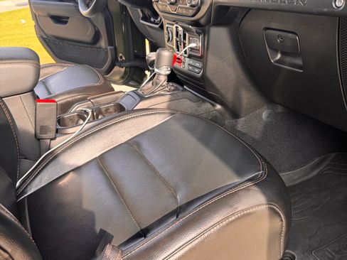 Used 2023 Jeep Wrangler Unlimited Rubicon 392 AWD/4WD image 16