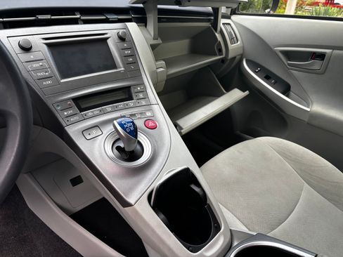 Used 2013 Toyota Prius Two FWD image 15