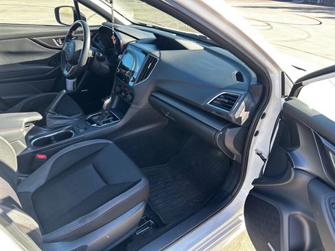 Used 2018 Subaru Impreza 2.0i Sport image 11