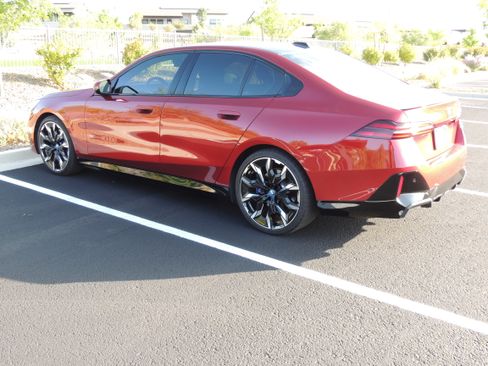 Used 2024 BMW i5 eDrive40i w/ Executive Package RWD image 4