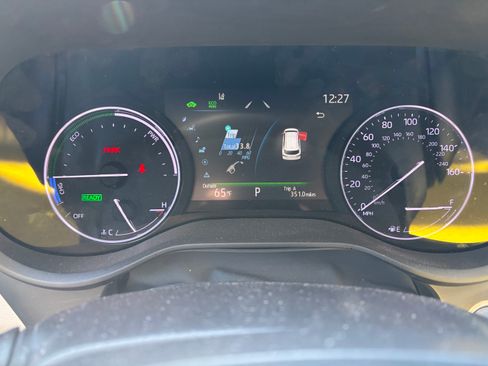 Used 2021 Toyota Sienna Limited image 15