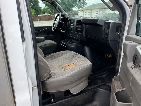 Used 2019 Chevrolet Express 3500 w/ Power Convenience Package RWD image 12
