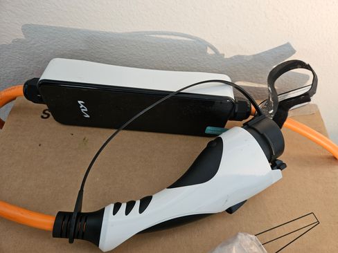 Used 2022 Kia Niro EX Premium w/ Cold Weather Package image 13