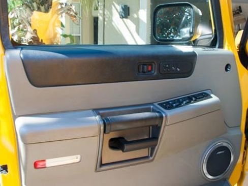 Used 2004 HUMMER H2 w/ Preferred Equipment Group image 11