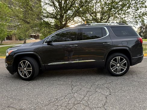 Used 2019 GMC Acadia Denali w/ Technology Package AWD/4WD image 4