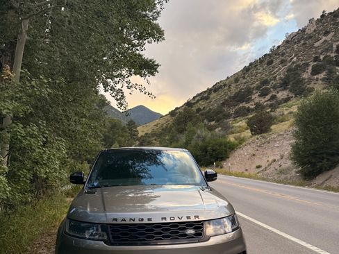 Used 2020 Land Rover Range Rover Sport HSE Dynamic image 4