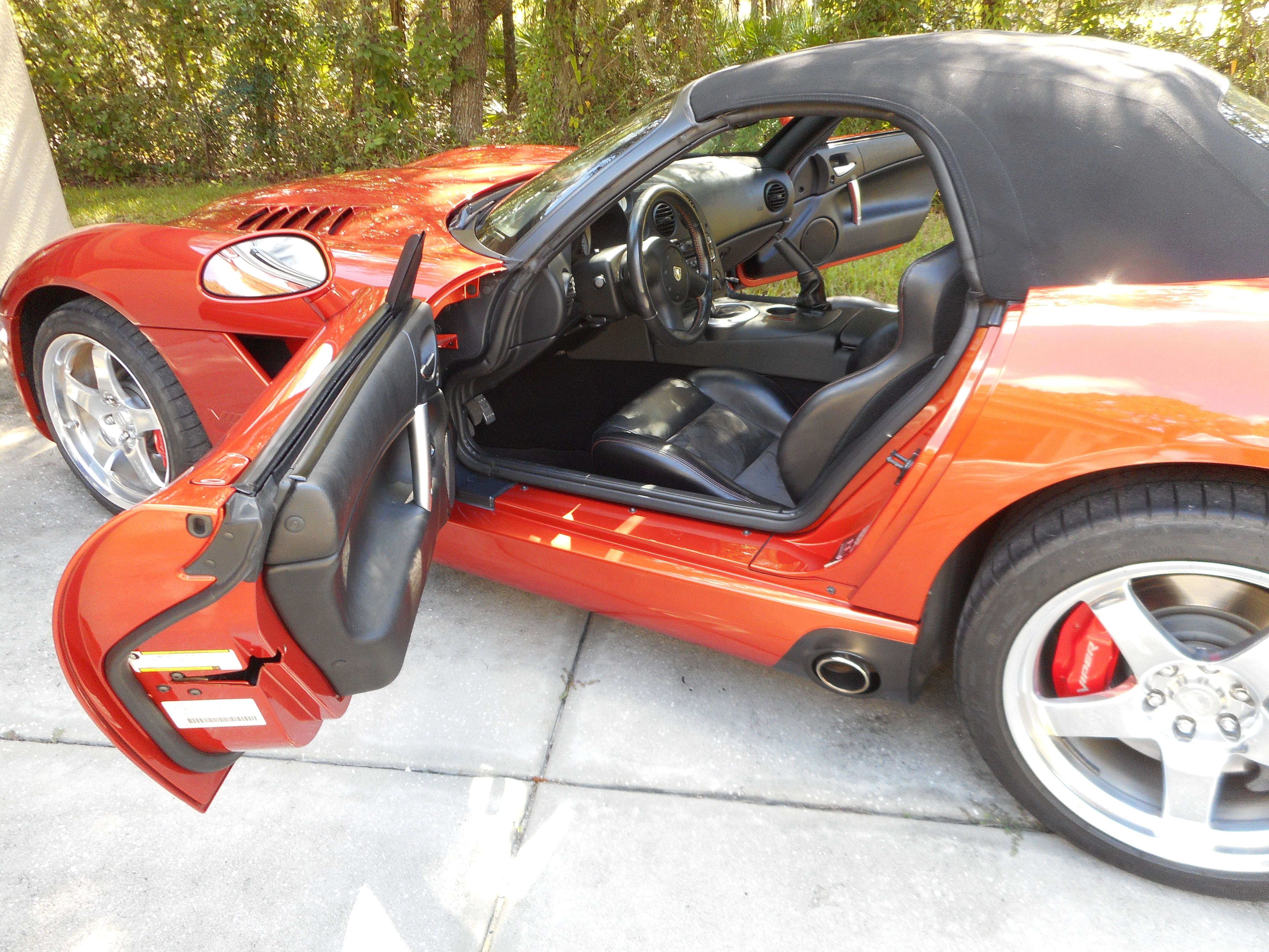 Used 2005 Dodge Viper SRT-10 w/ Copperhead Edition Group RWD image 18