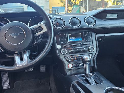 Used 2015 Ford Mustang Coupe image 14