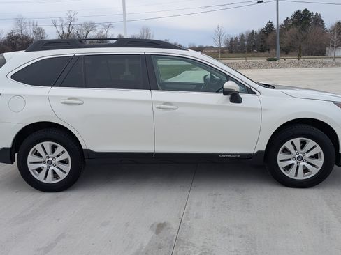 Used 2018 Subaru Outback 2.5i Premium image 5