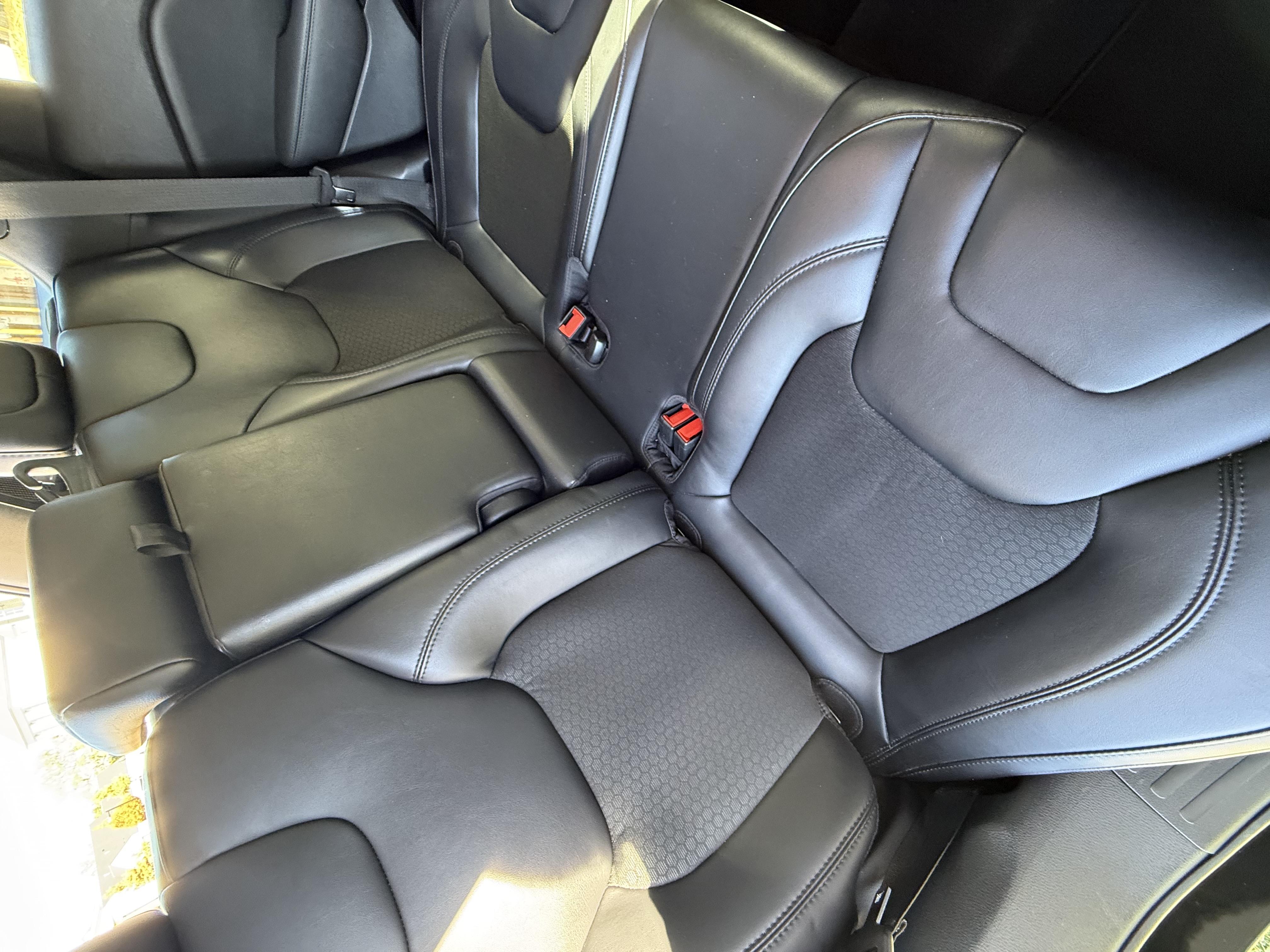 Used 2021 Jeep Cherokee Latitude Plus FWD image 10