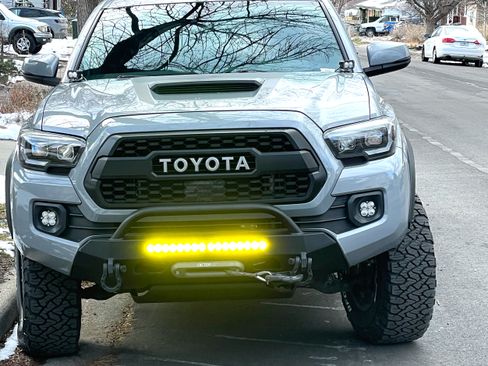 Used 2020 Toyota Tacoma TRD Off-Road w/ Technology Package image 2