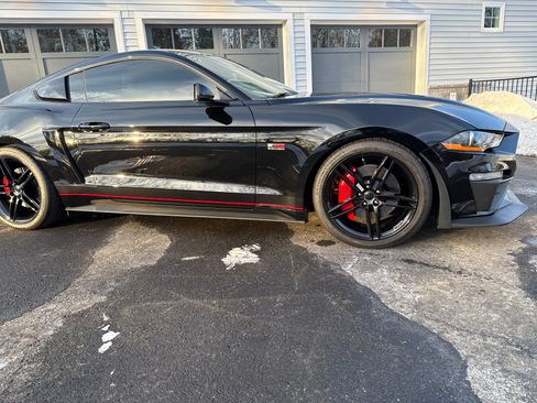 Used 2018 Ford Mustang GT Premium w/ Equipment Group 401A image 14