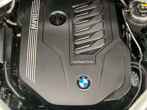 Used 2022 BMW X5 xDrive40i w/ Premium Package AWD/4WD image 10
