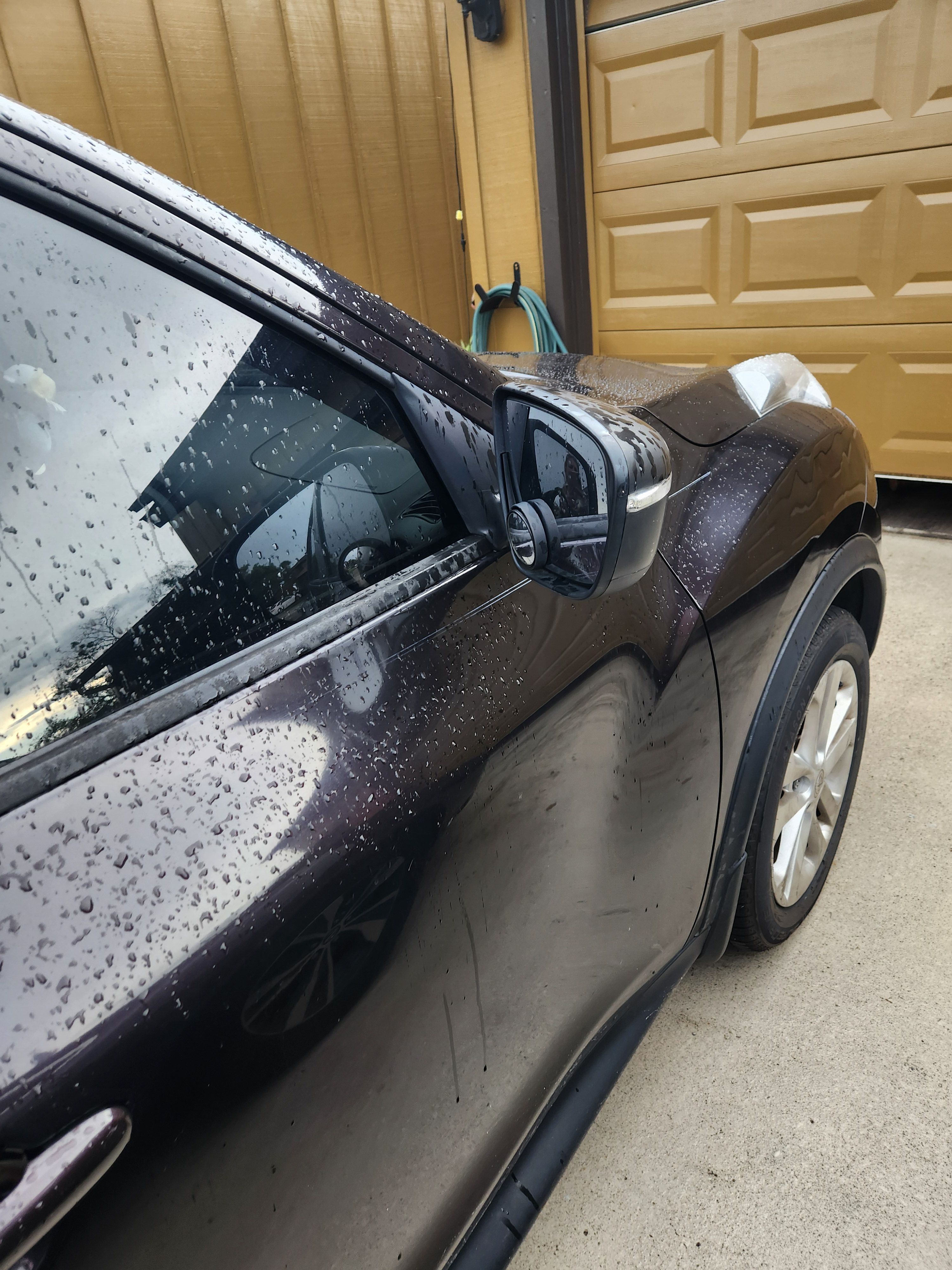 Used 2015 Nissan Juke S FWD image 9