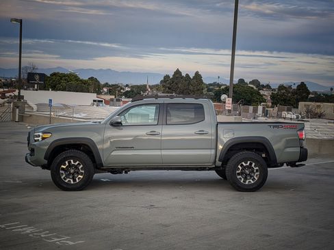 Used 2023 Toyota Tacoma TRD Off-Road image 4