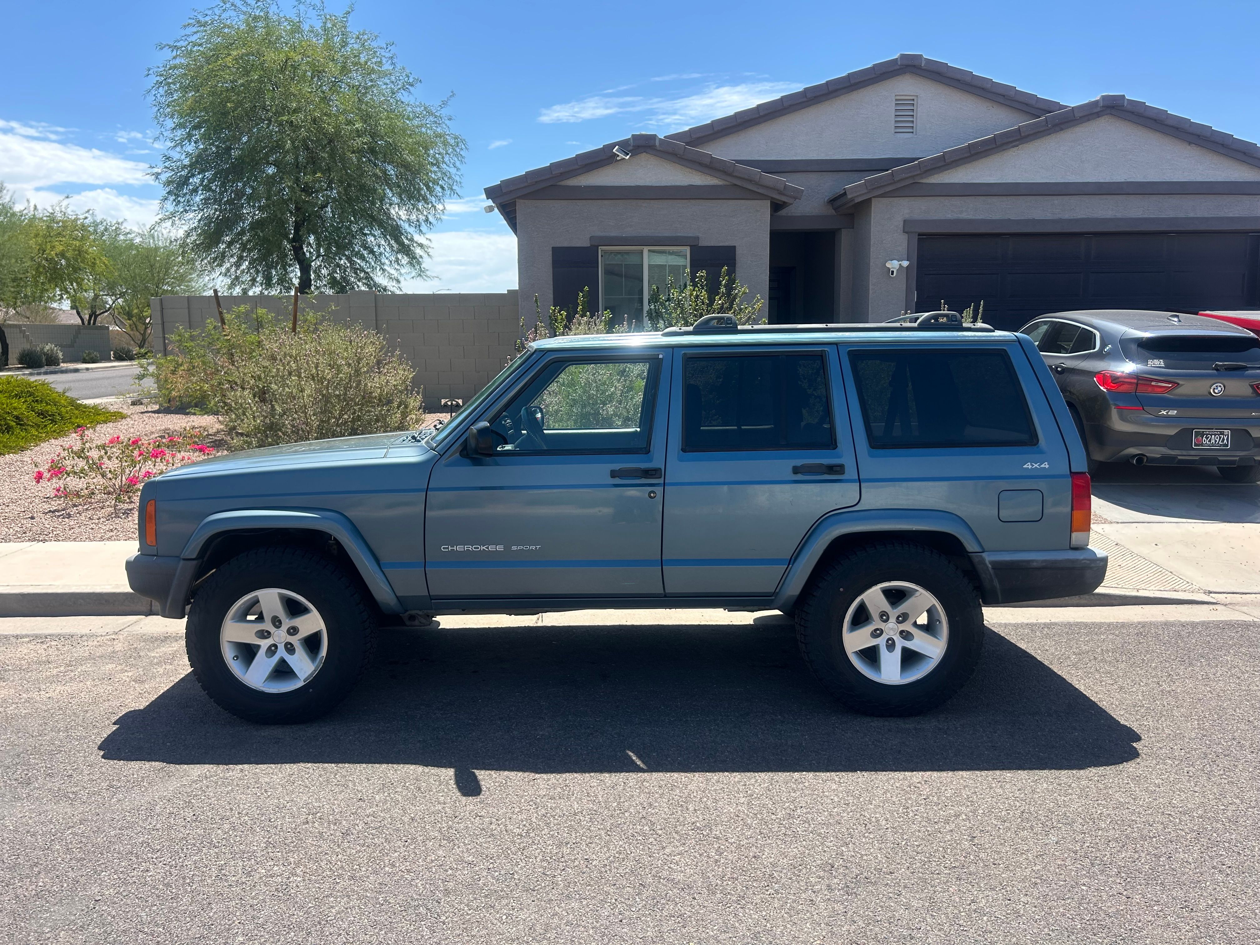 Used 1999 Jeep Cherokee 4WD 4-Door image 4
