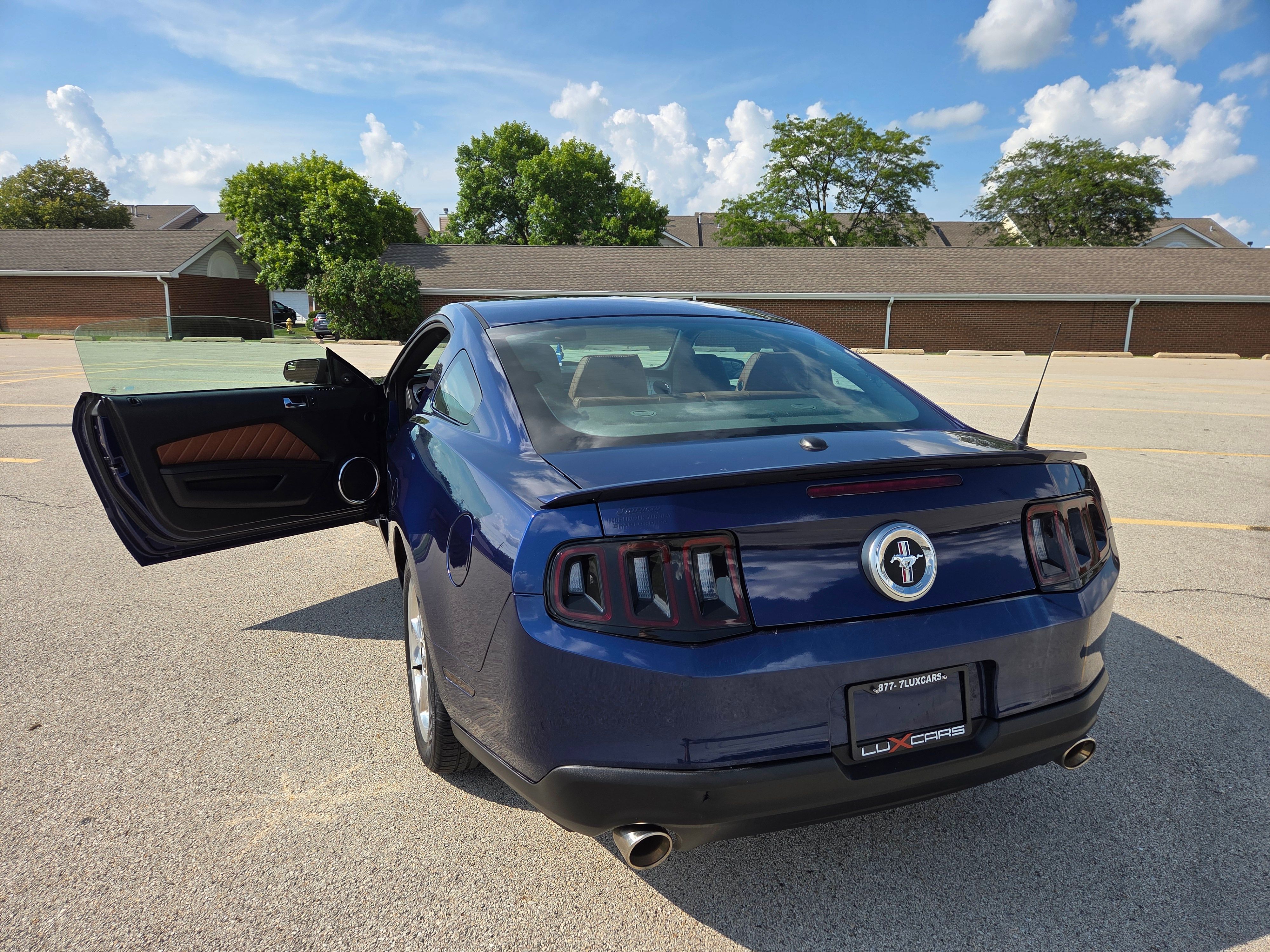 Used 2012 Ford Mustang Premium RWD image 5