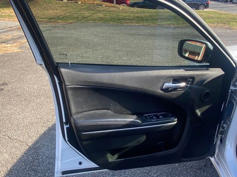 Used 2022 Dodge Charger SXT w/ Leather Interior Group image 11