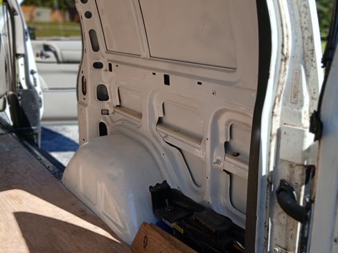 Used 2005 Chevrolet Astro w/ Convenience Package image 22