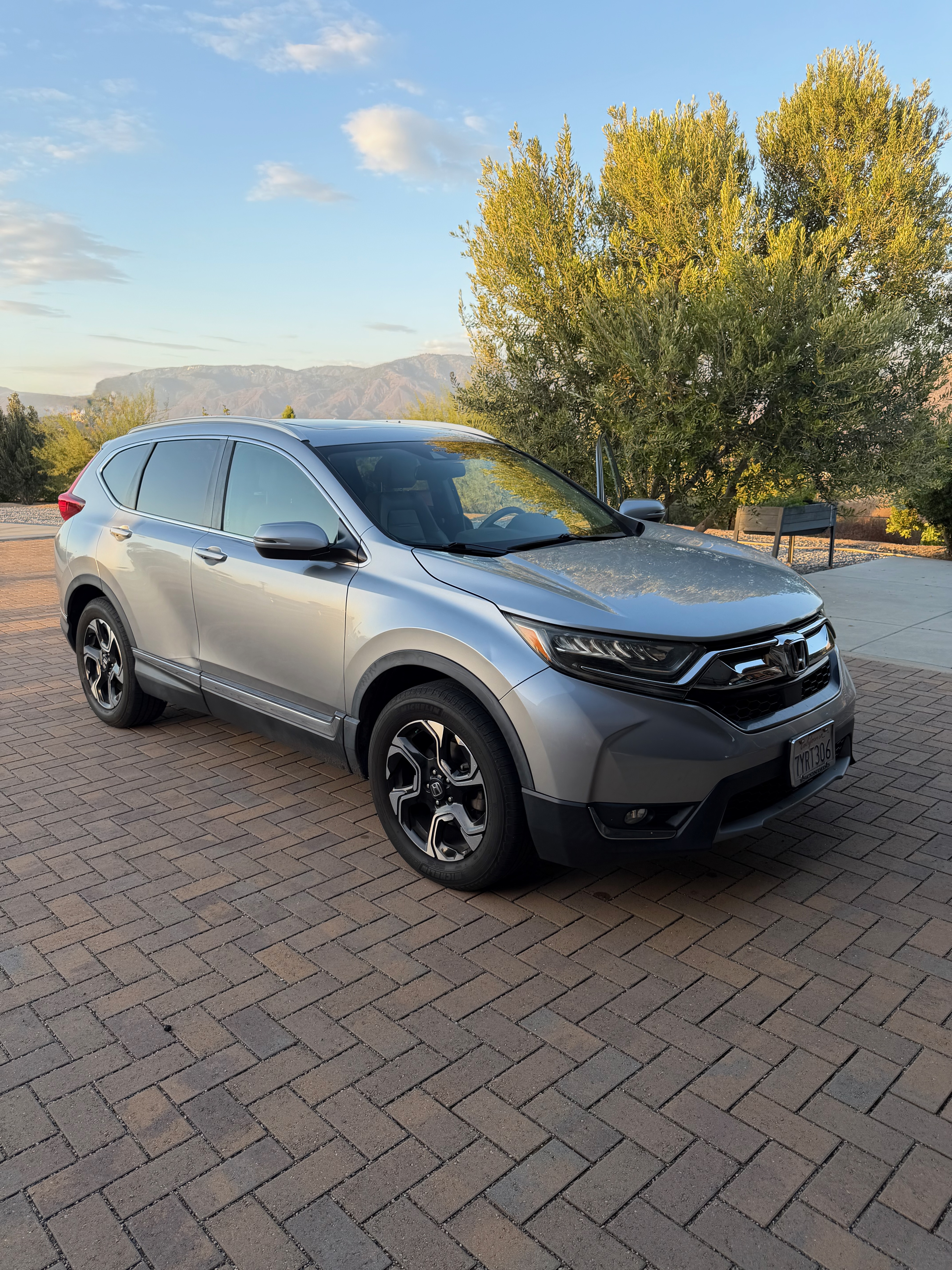 Used 2017 Honda CR-V Touring image 1