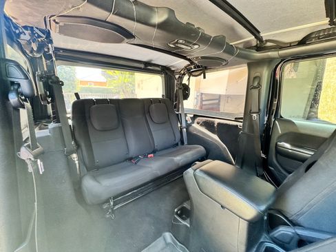 Used 2021 Jeep Wrangler Sport AWD/4WD image 12