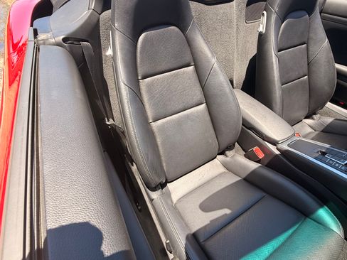 Used 2020 Porsche 718 Boxster RWD image 16