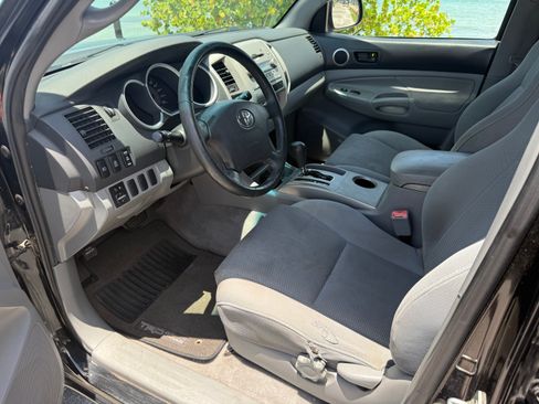 Used 2006 Toyota Tacoma PreRunner RWD image 21