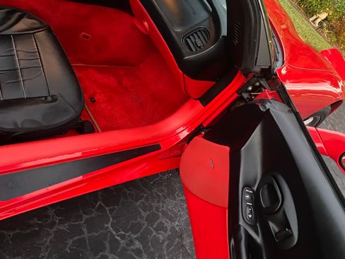 Used 2000 Chevrolet Corvette Convertible 2D w/ Memory Pkg image 18