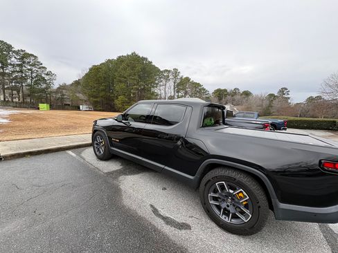 Used 2022 Rivian R1T Launch Edition image 5